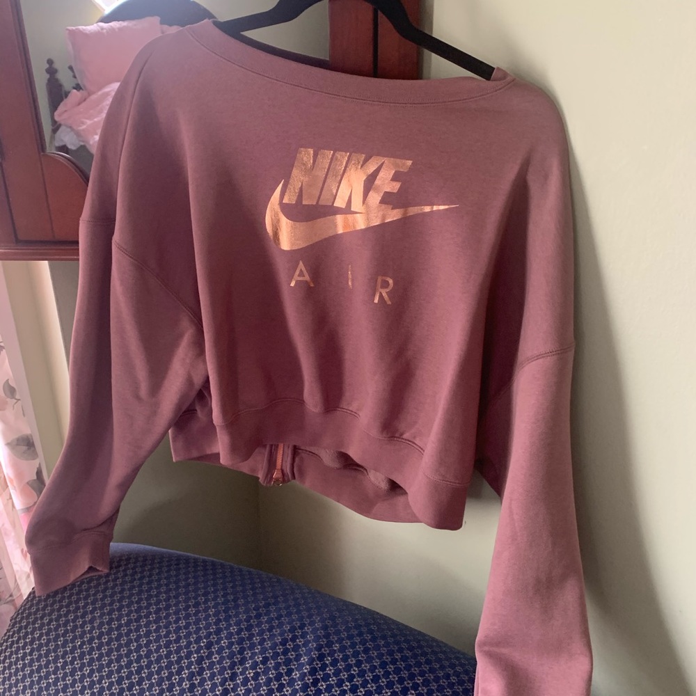 BRAND NEW - Nike crewneck